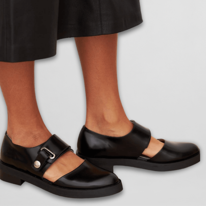 Kronberg & Söhne | Klassische Mary-Jane-Schuhe mit verstellbarer Schnalle