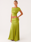 Seraphina – Maxikleid aus gerafftem Satin