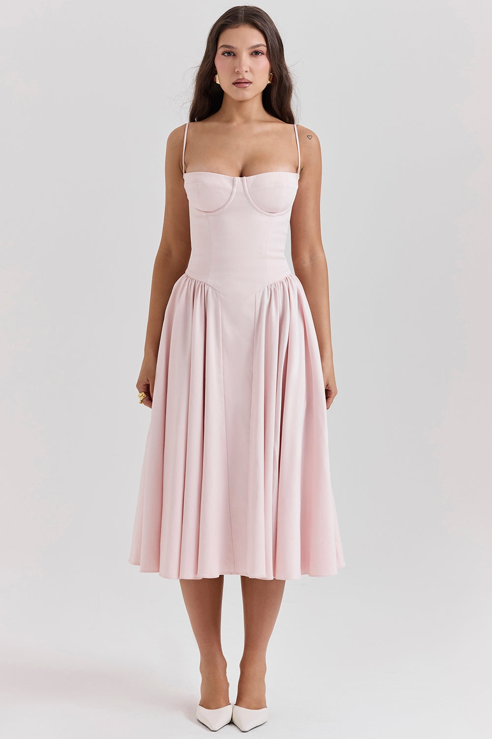 Seraphina – Maxikleid aus gerafftem Satin