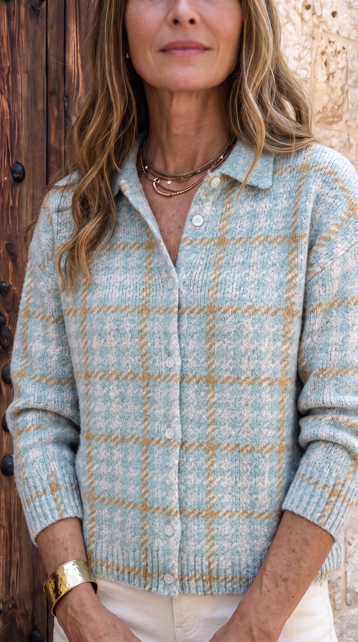 Kronberg & Söhne | Himmelblaue Karo-Strickjacke mit Knöpfen